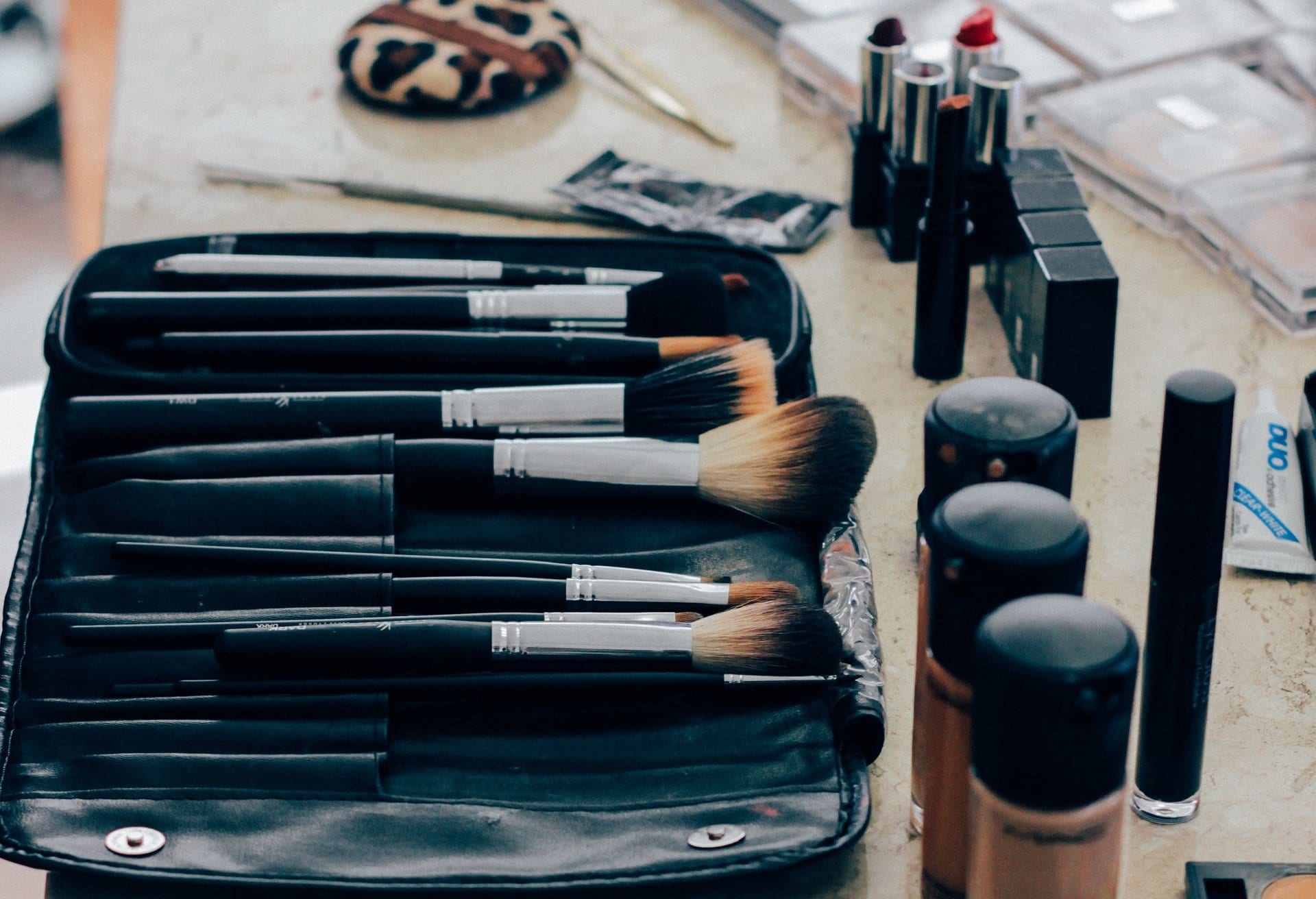 makeup 1209798 1920